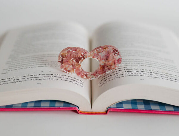 Thumb Book Holder